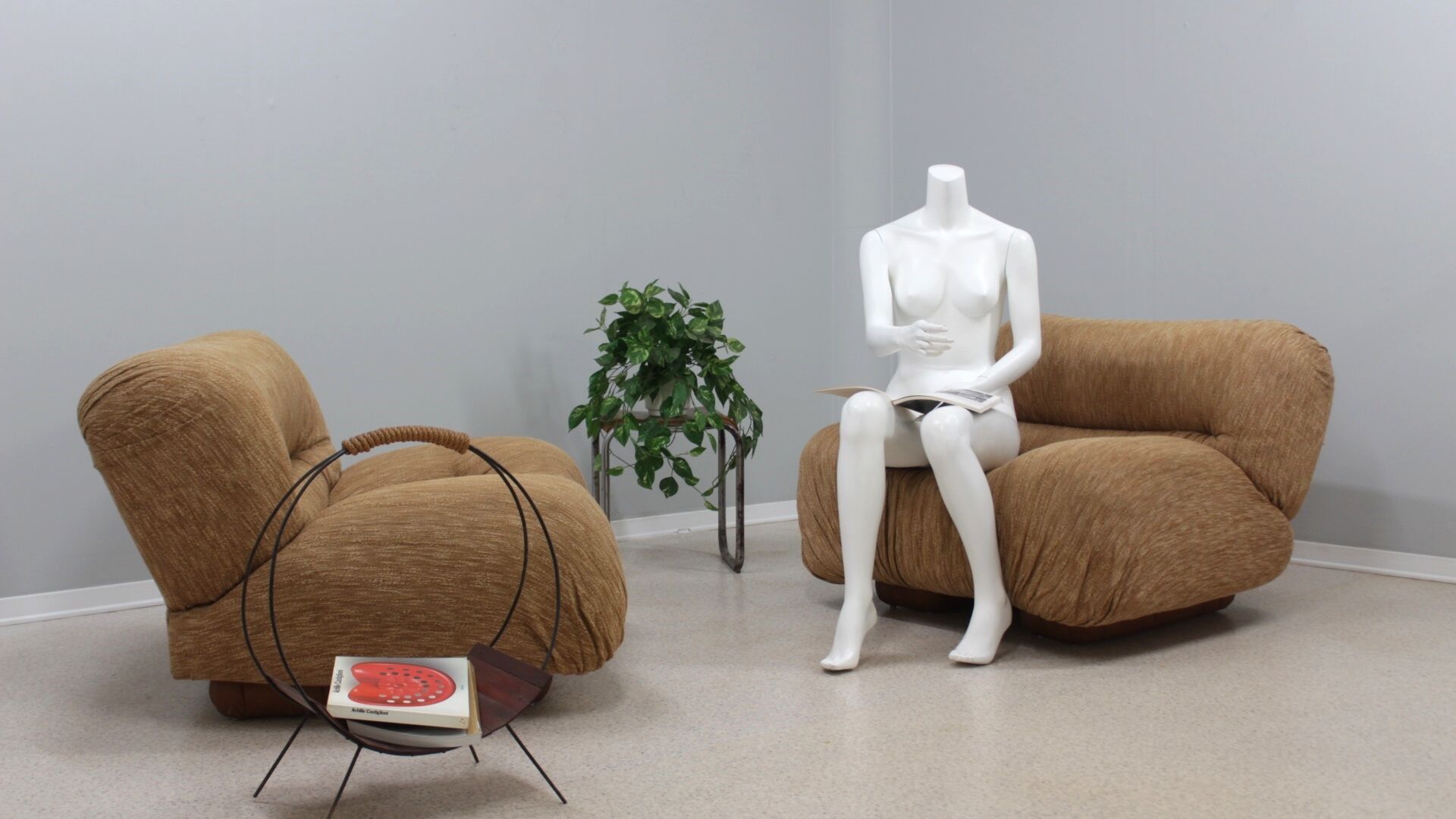 Pair of armchairs by Giuseppe Rossi di Albizzate, 1970s