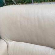 2/3-seater sofa in genuine beige leather by Roche Bobois. Very good condition, great comfort.