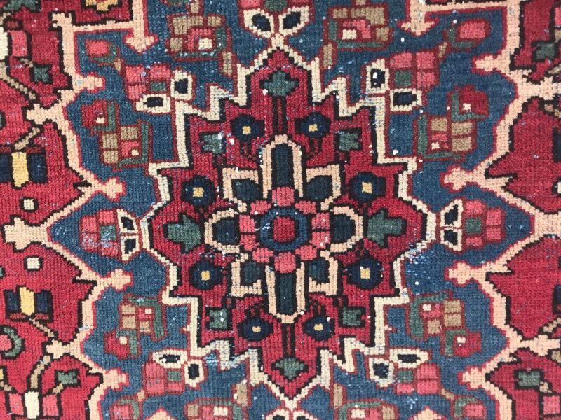 Carpet old Persian Bakhtiar 137 X 202 CM