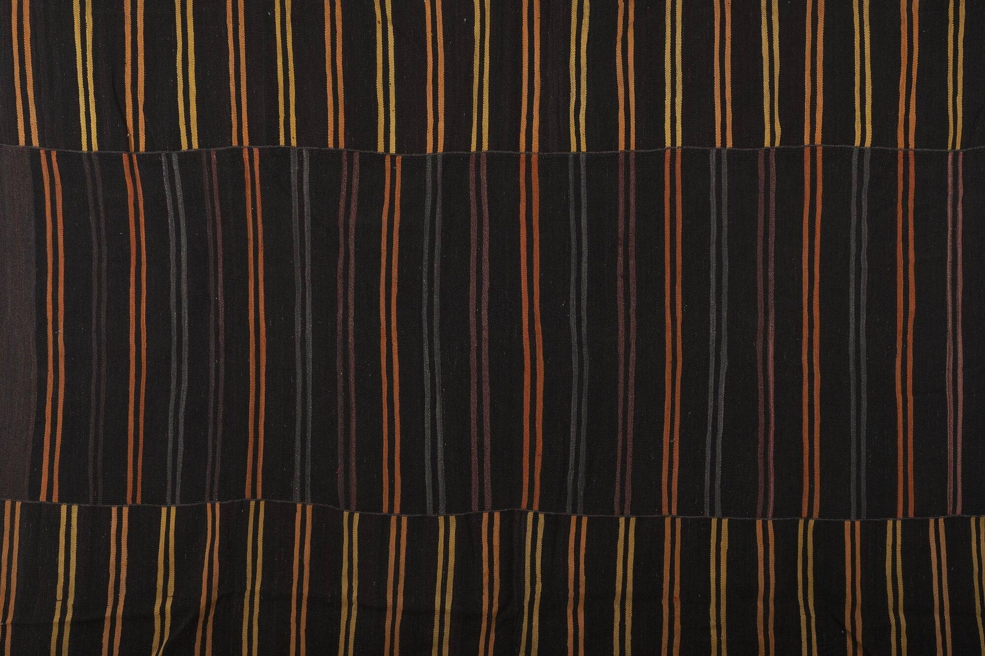 Vintage Turkish kilim, handwoven, 325x372 cm.
