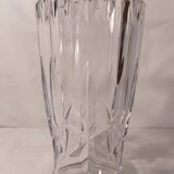 Baccarat crystal vase with chiseled motifs