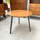 Table d'appoint ronde pieds épingles métal laqué noir