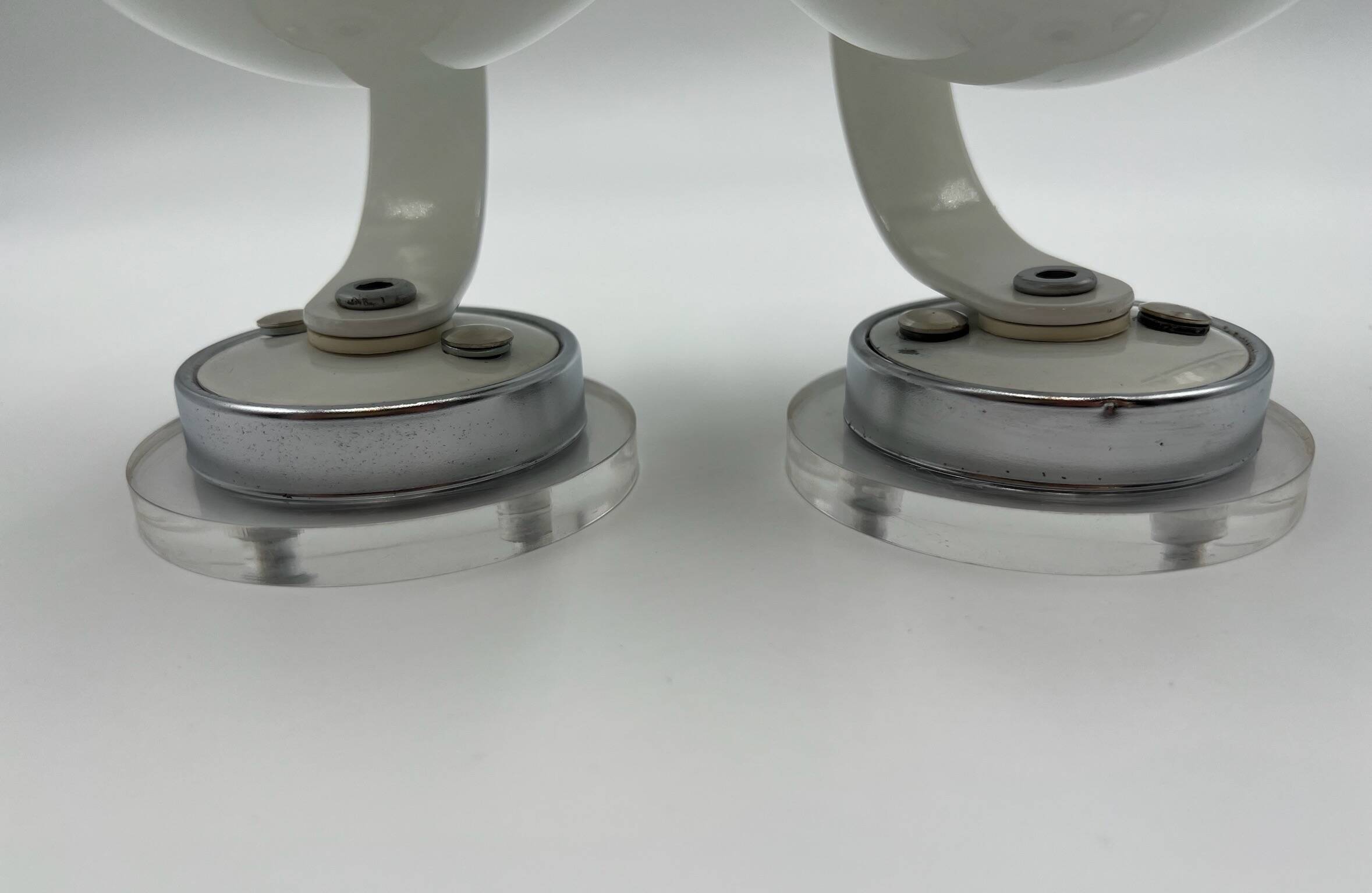 Ensemble de lampes eyeball en métal et plexiglas space age années 70