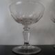 2 coupes à champagne anciennes en verre soufflé facetté