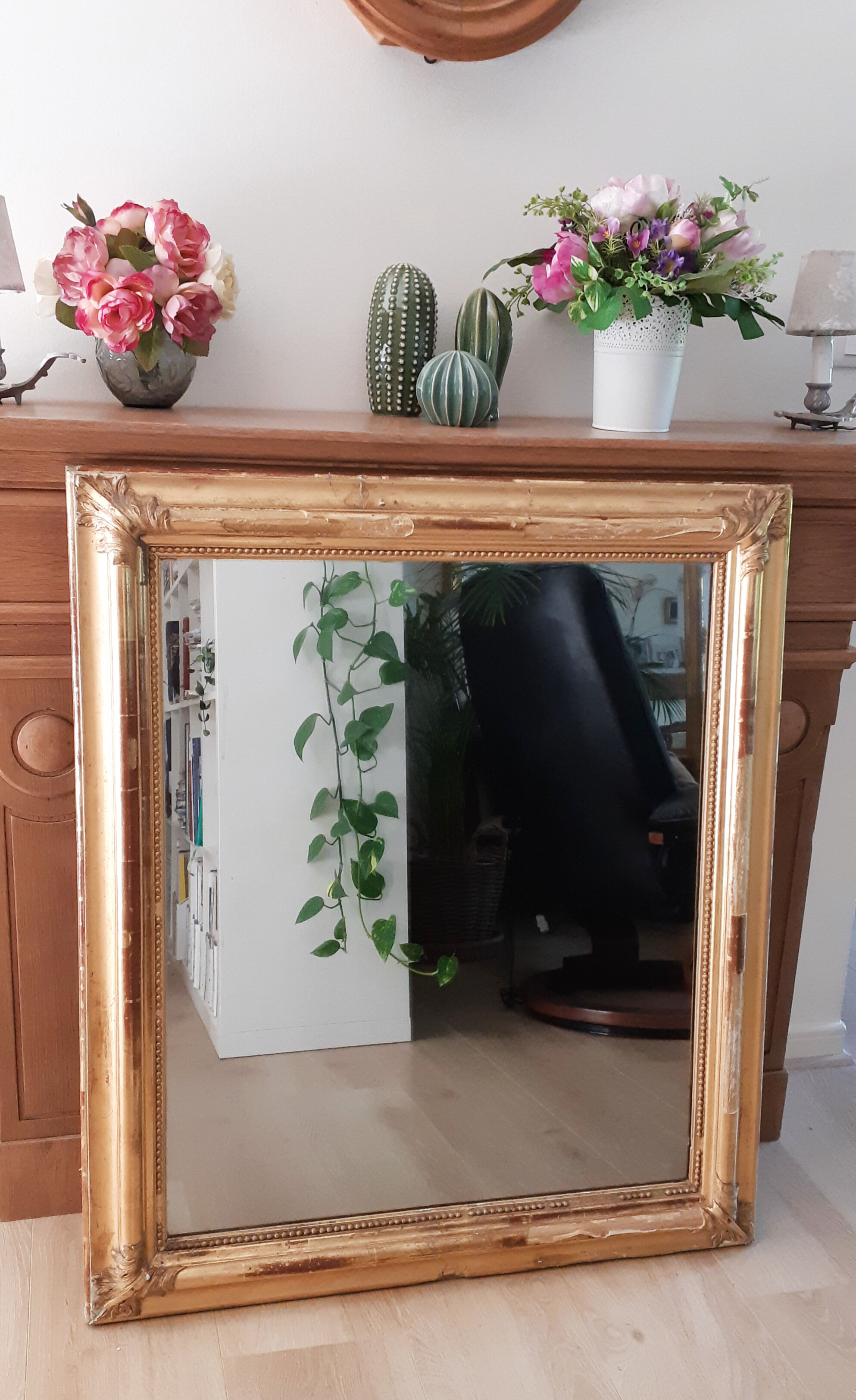 Old mirror in gilded wood Louis XVI style, 97 x 84 cm