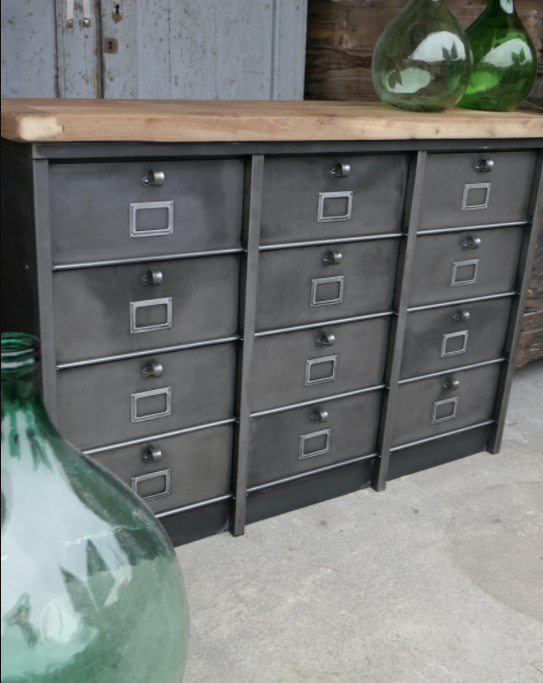 Strafor locker storage unit