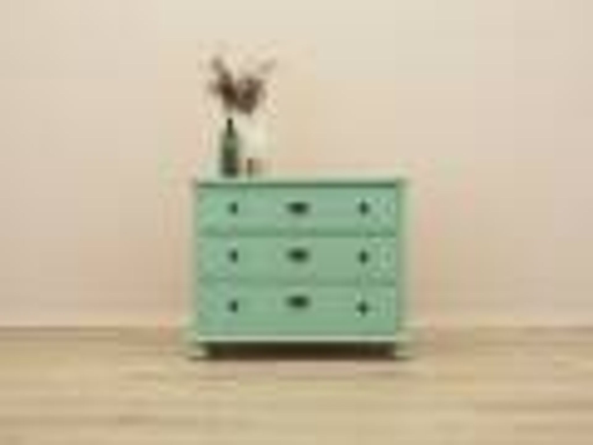 Commode en pin massif peinte en vert, trois tiroirs, Danemark années 1950.