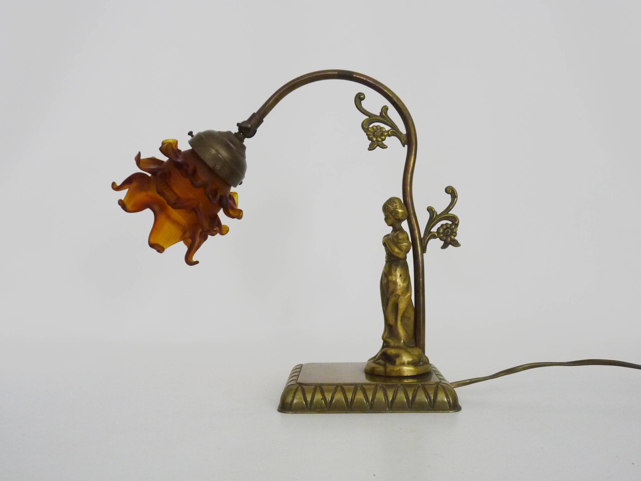 Table lamp, Art Nouveau style, female figure with removable head