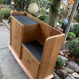 Buffet asymmetrical compass feet