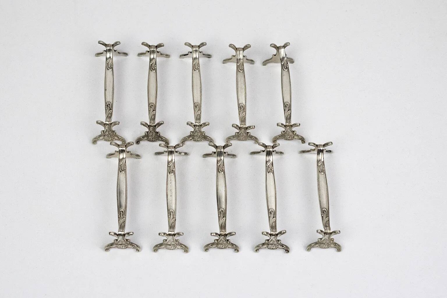 Christofle – Set of 10 Art Nouveau knife rests with chrysanthemum decoration