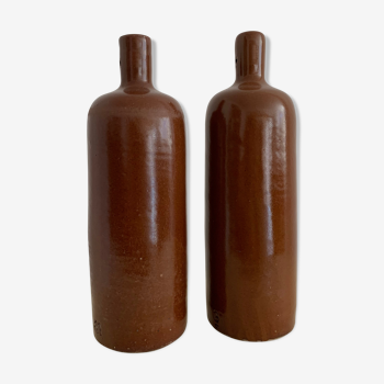 Duo of vintage bottles enamelled sandstone