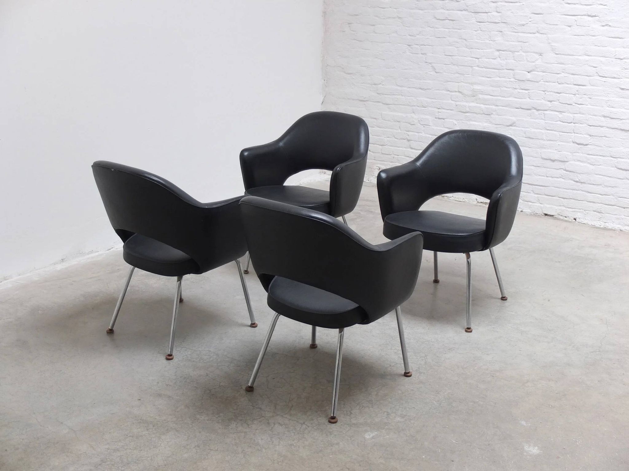 Ensemble original de 4 fauteuils 'Executive' par Eero Saarinen pour Knoll, années 1960.