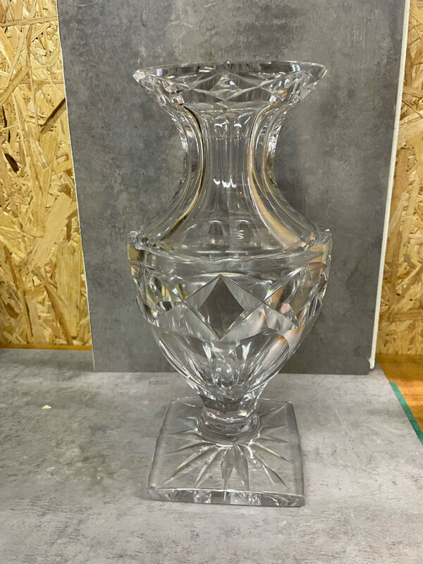 Vase balustre cristal taillé diamant croix de Lorraine