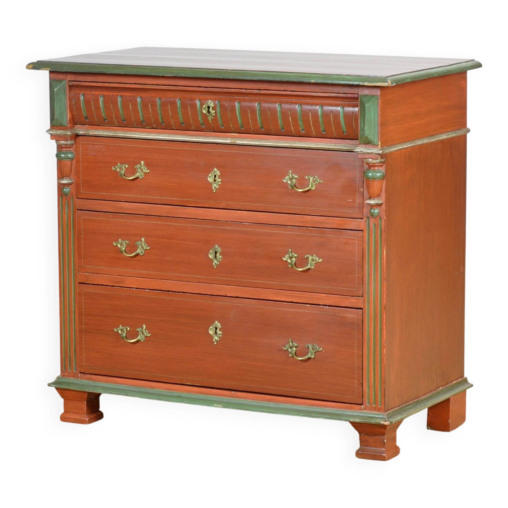 Pine chest of drawers, circa 1925