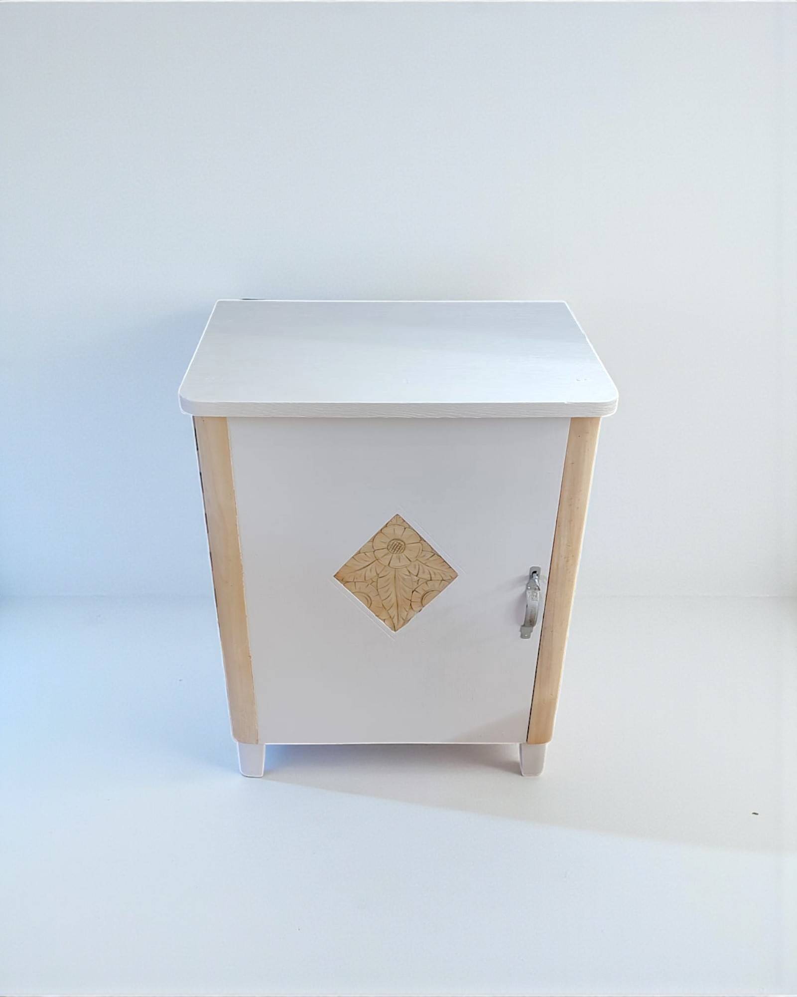 Small vintage storage unit – light wood and powder pink