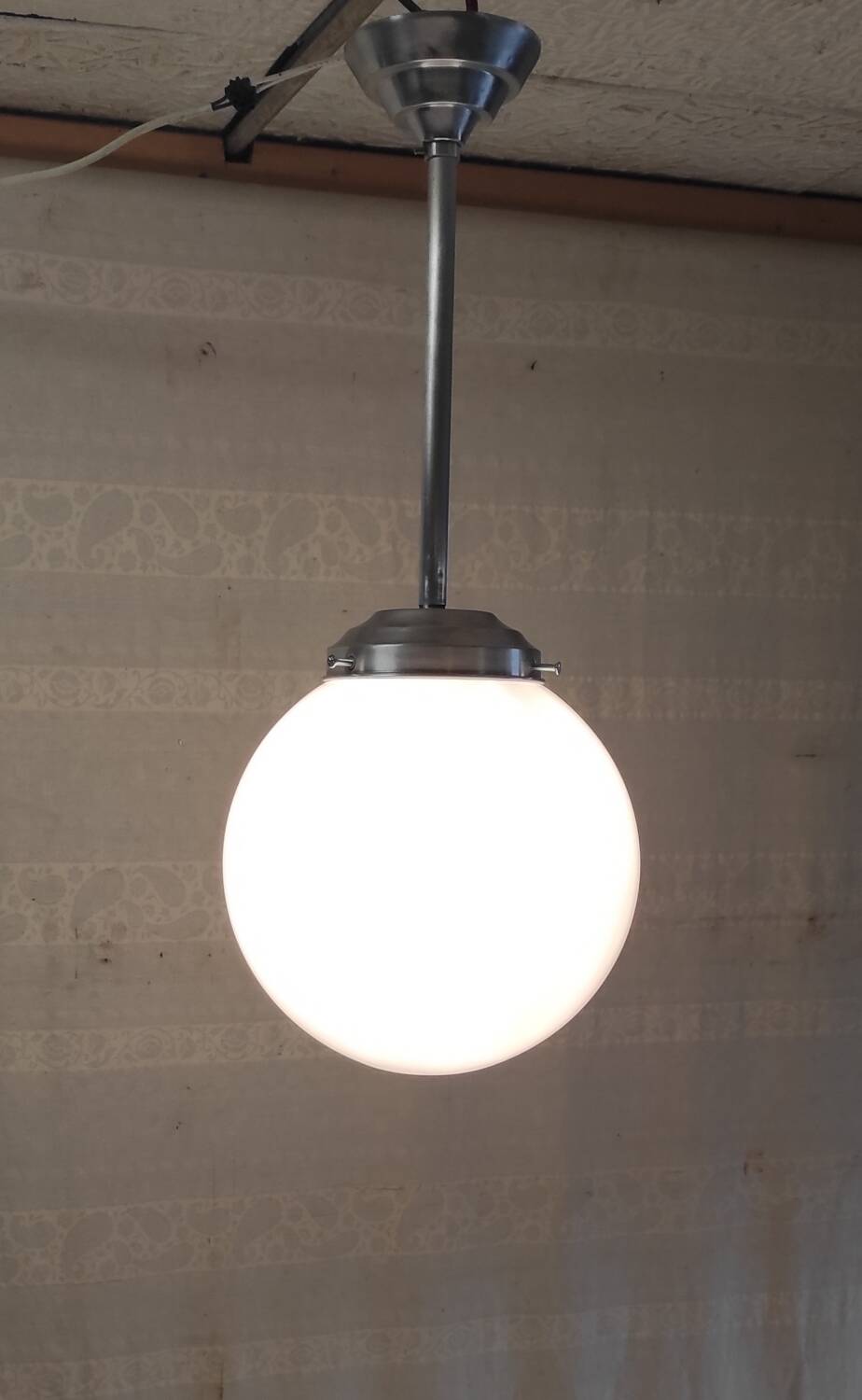 Bauhaus style suspension in aluminium and opaline, diameter 25 cm - mid 20th century.