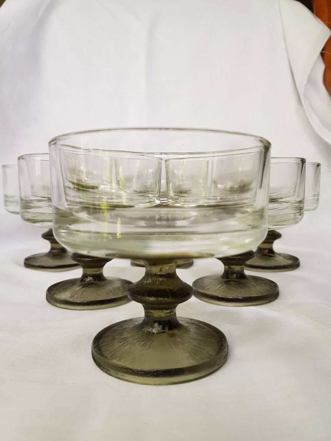 Ensemble de 6 tasses à dessert à pied vert par Venam Italie 1970