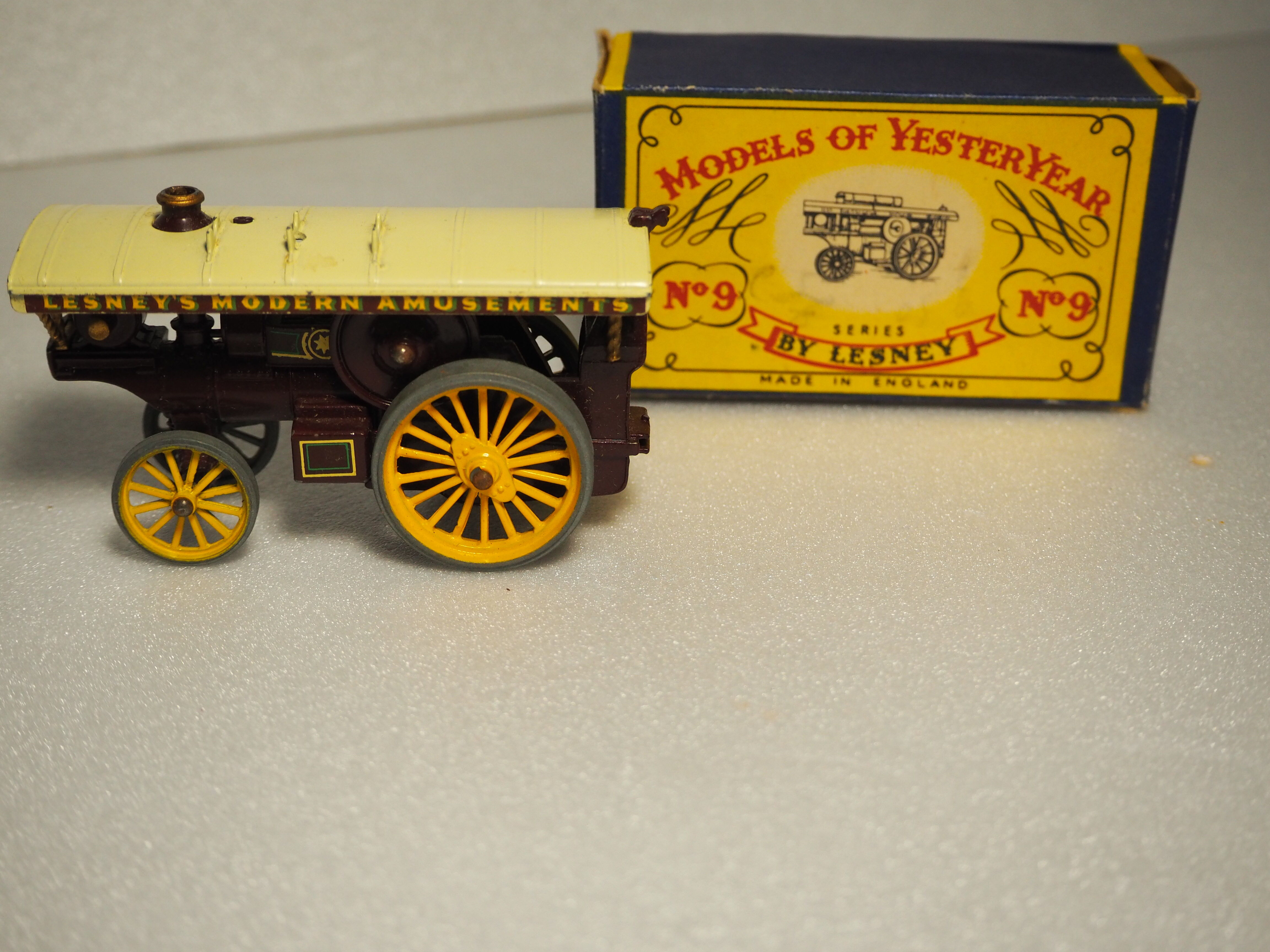 Matchbox models of yesteryear no.9 - the fowler big lion showman engine - series by lesney