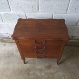 Commode rustique en bois brut