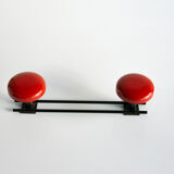 Black and red patère