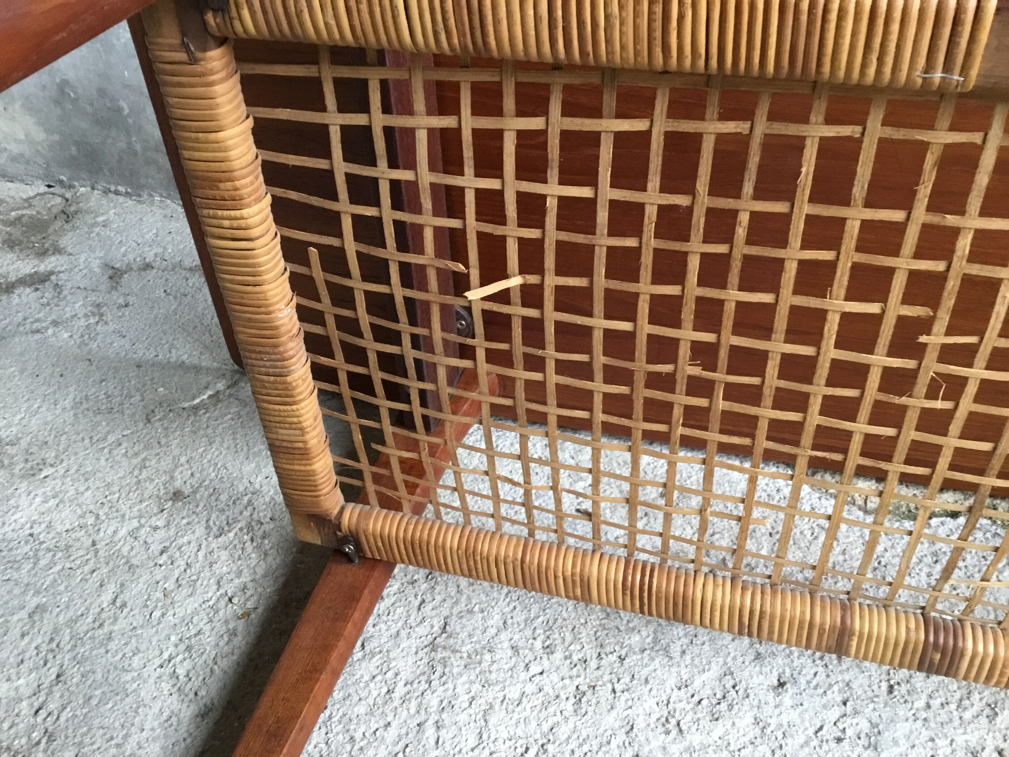 Table basse scandinave en teck mobelintarsia