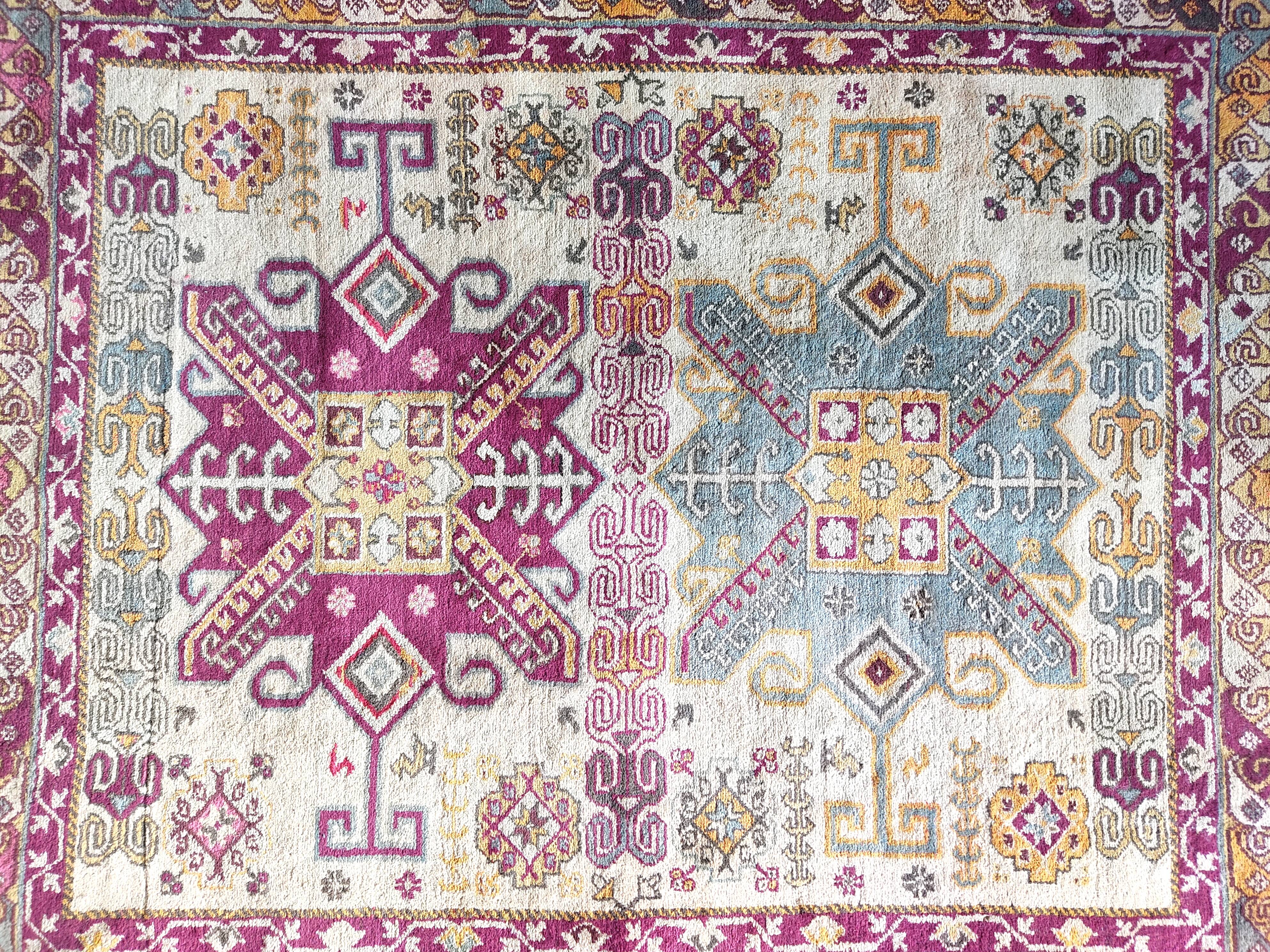 Oriental carpet 161 x 132 cm
