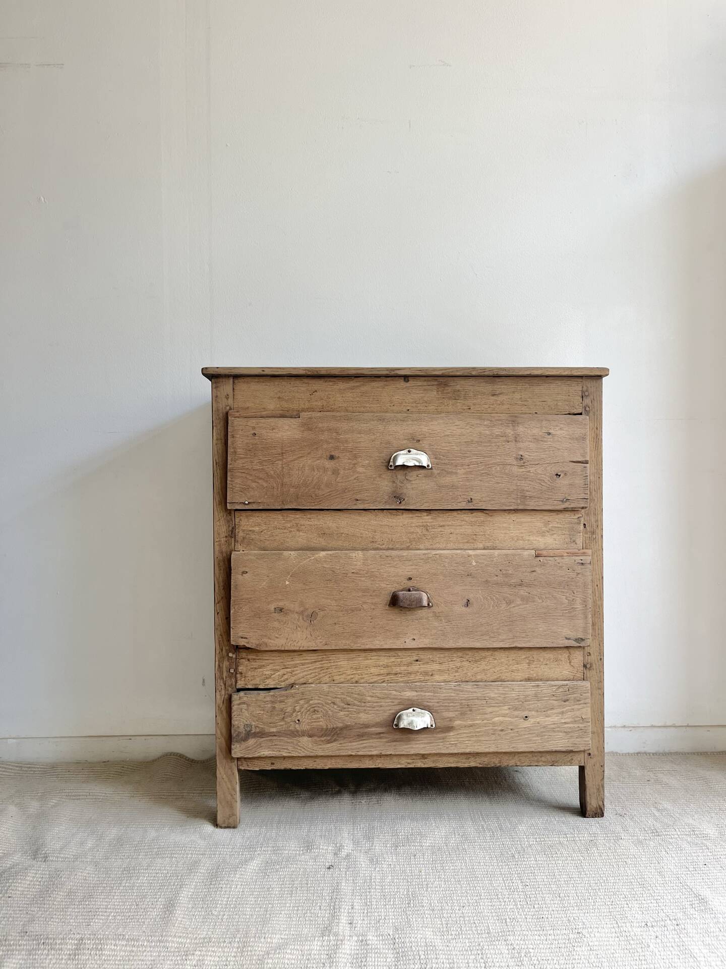 Atypical antique chest of drawers