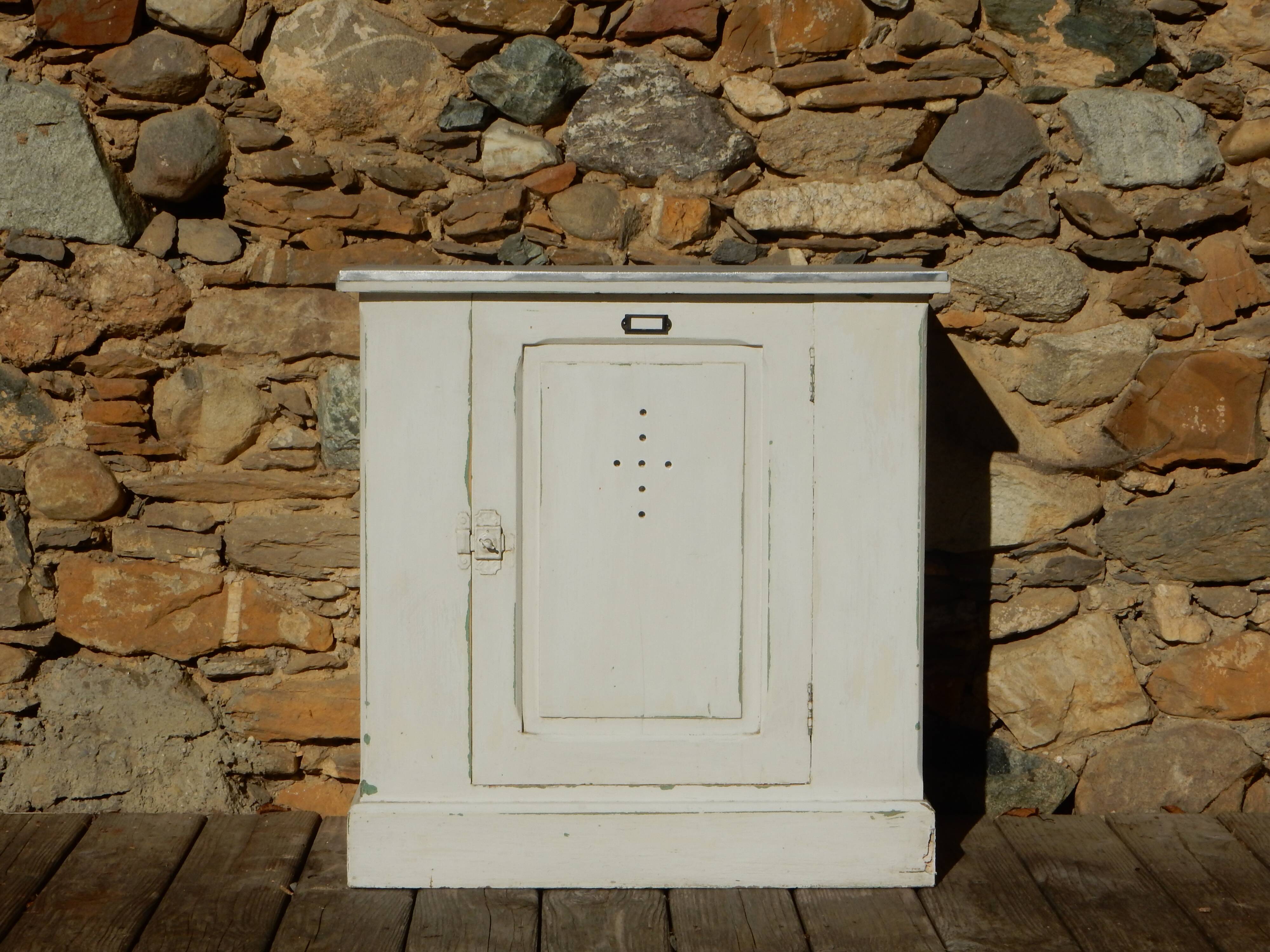 Antique small workshop/trade cabinet - Fir wood sideboard with zinc top