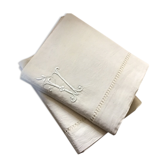Paire de draps anciens marqués « CV »