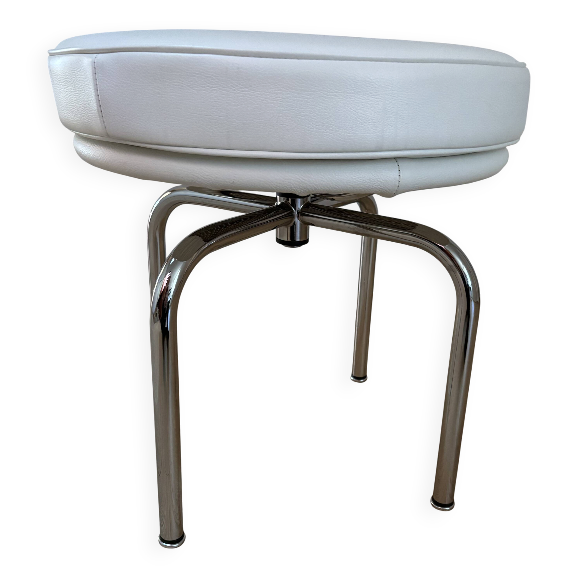 LC8 swivel stool Cassina