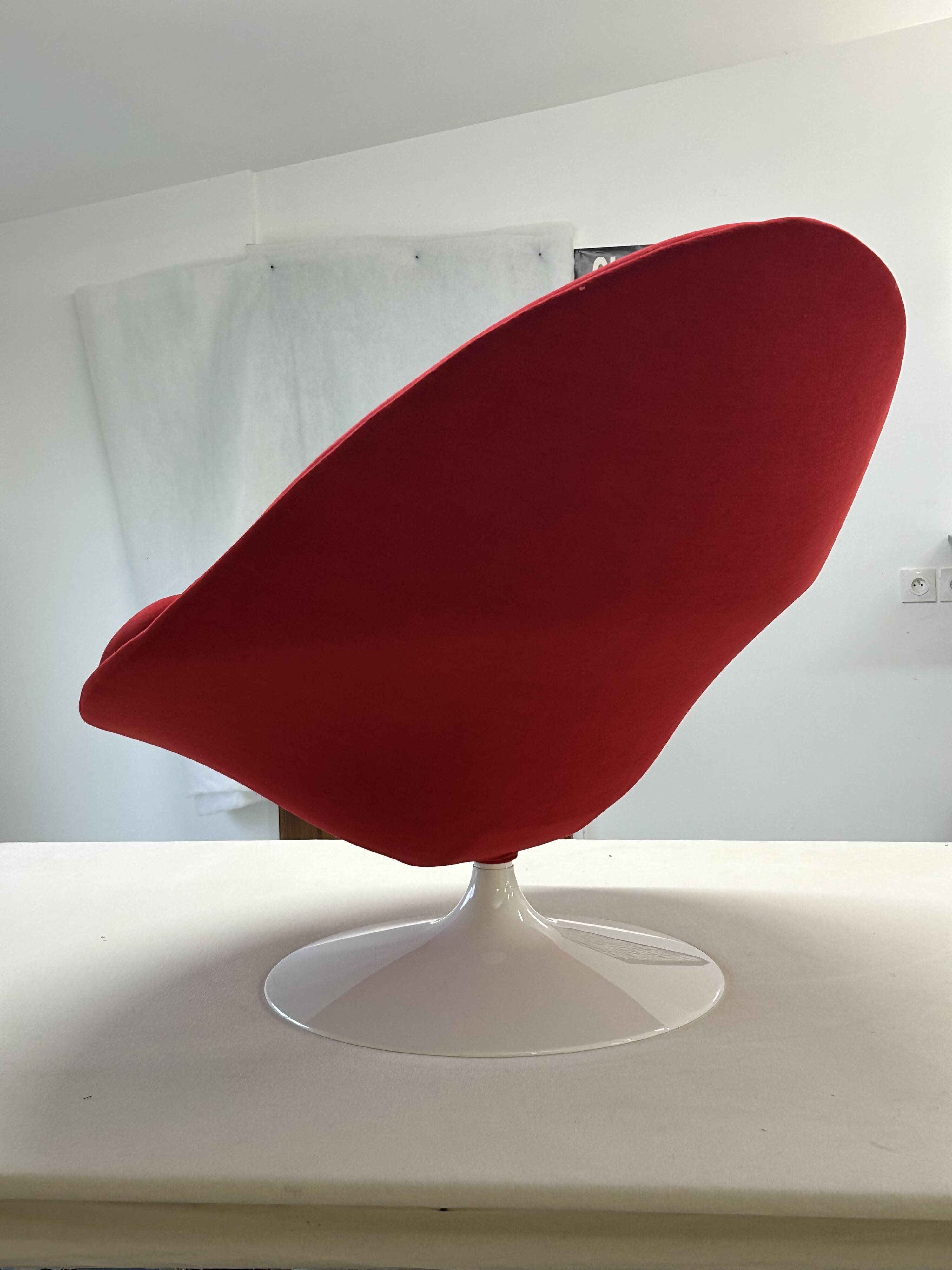 F421 armchair and its ottoman by Pierre Paulin for Artifort