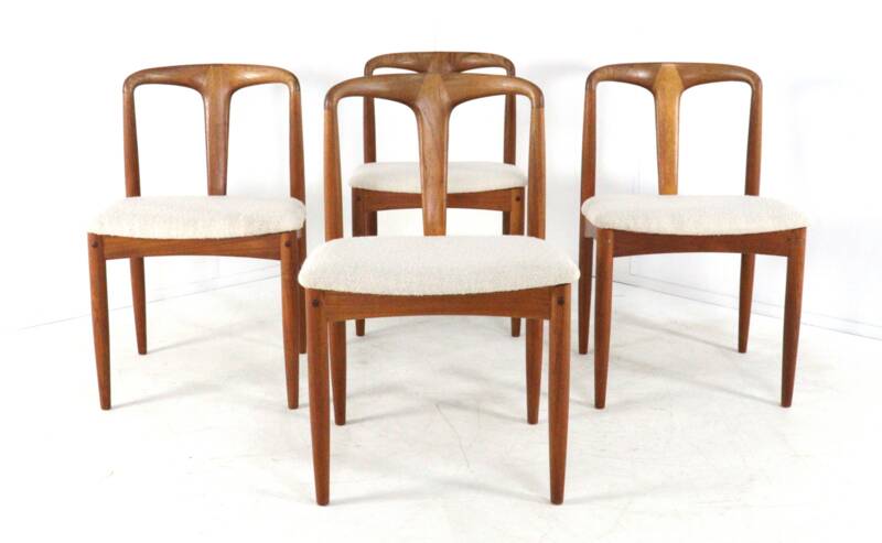 Set of 4 Johannes Andersen for Uldum Juliane chairs - fully restored
