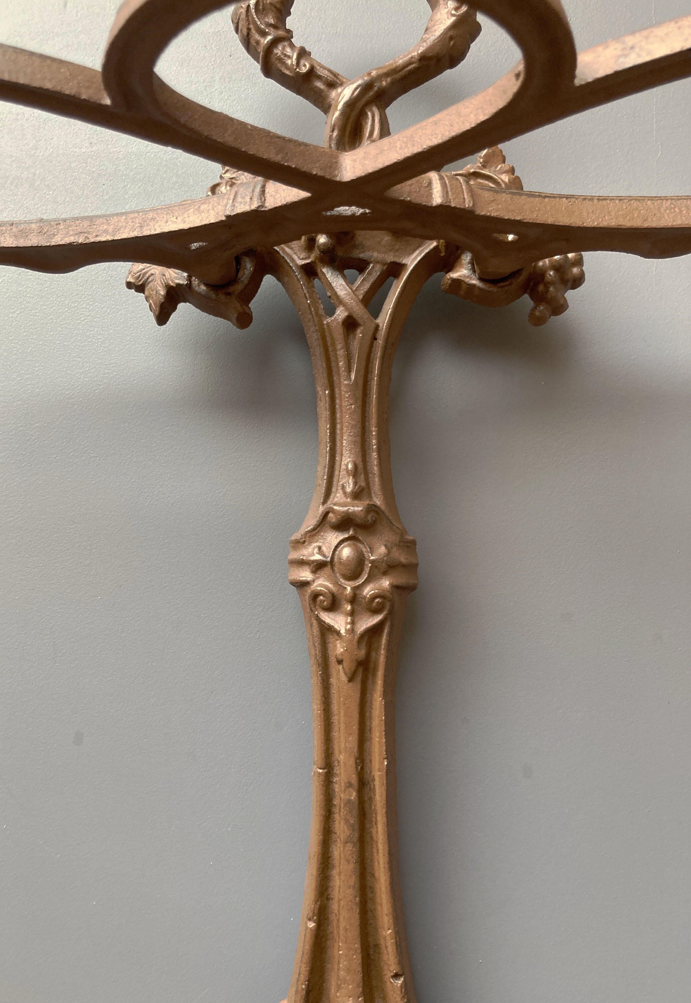 Art Nouvelles cast iron umbrella holder