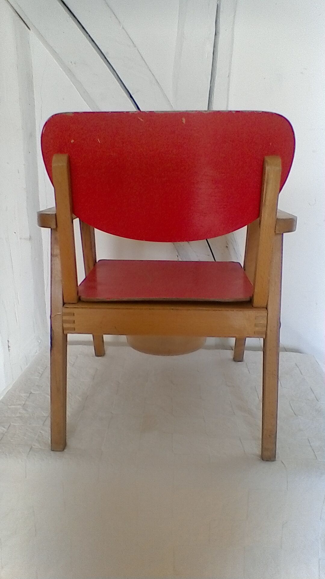 chair pierced child, vintage.