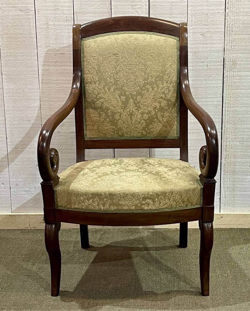 Armchair with crosses - 19th century restoration in mahogany