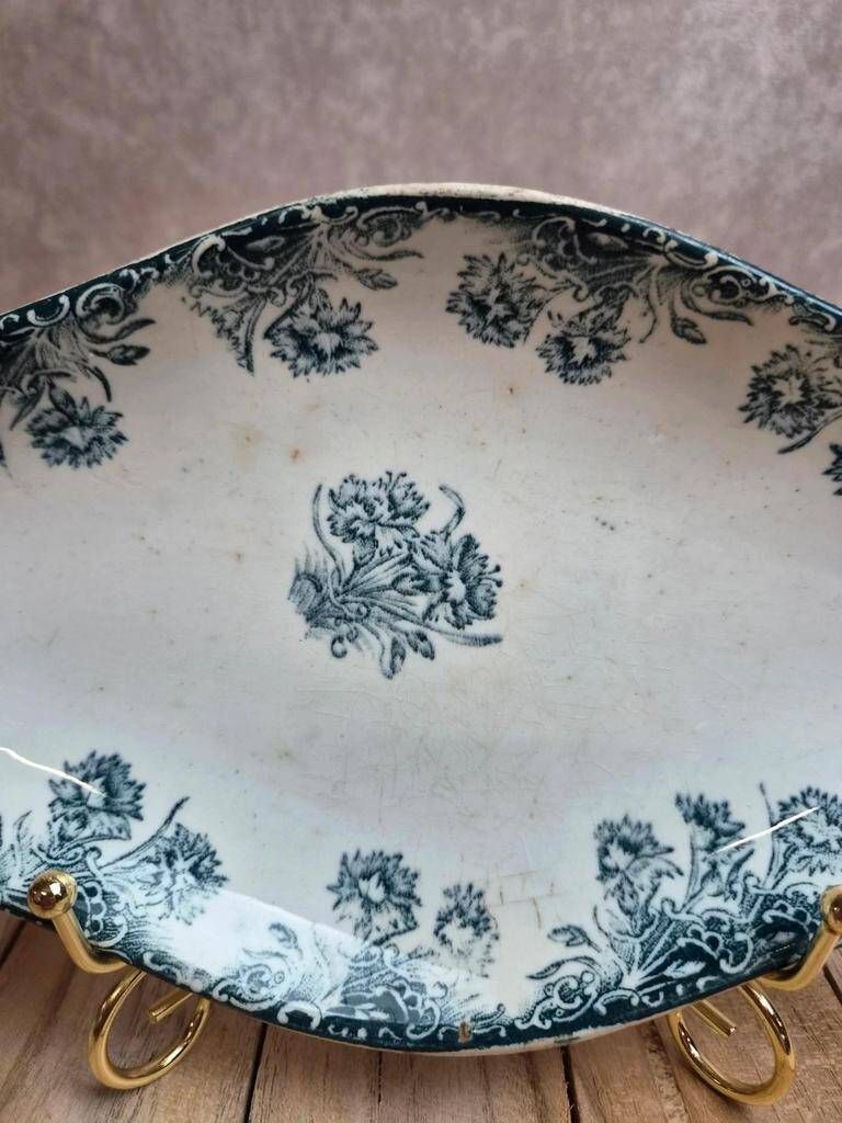 Ravier iron earth Sté Amandinoise – model Eyelets – old blue decoration