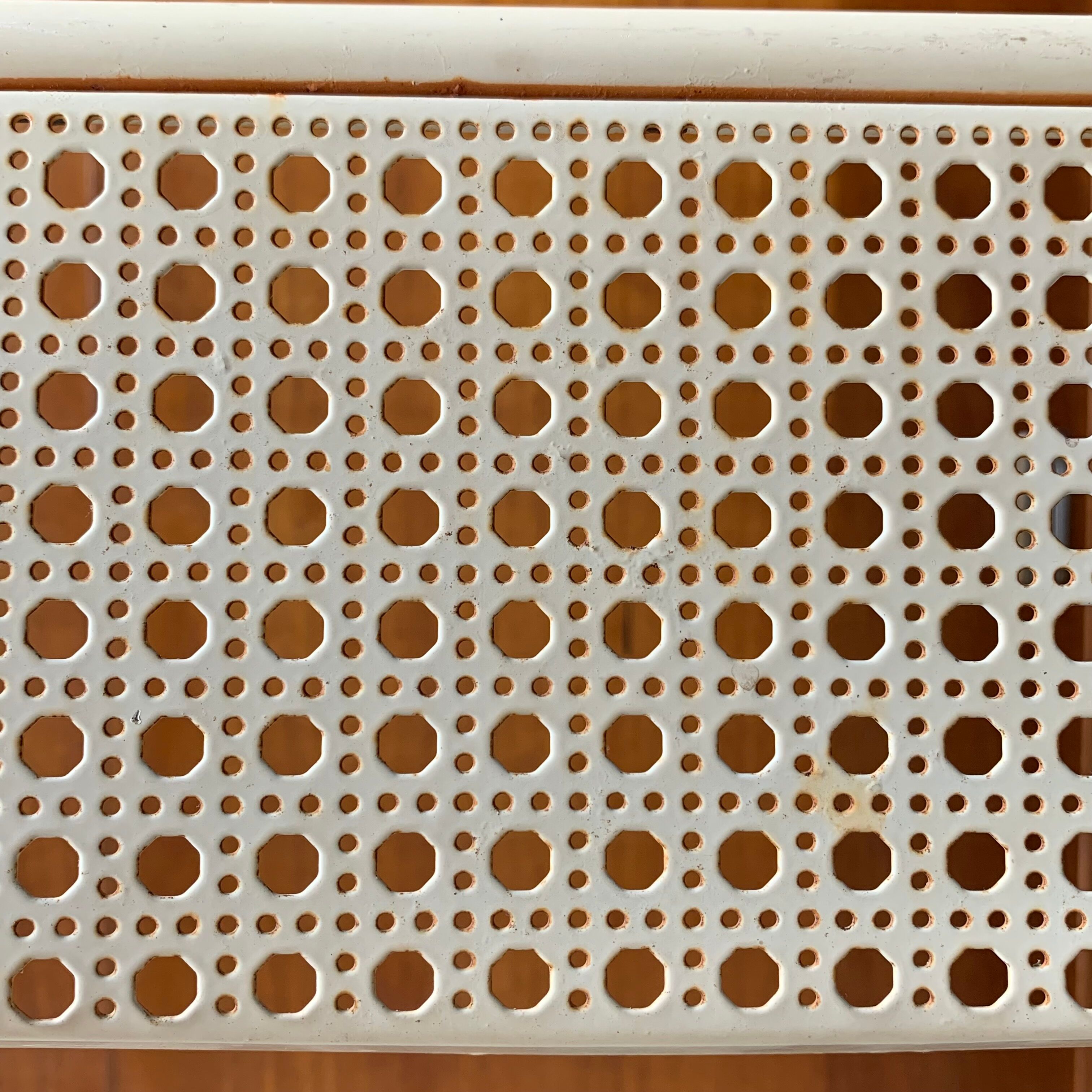 Set folding table and its 4 folding chairs perforated metal cream color - 70s