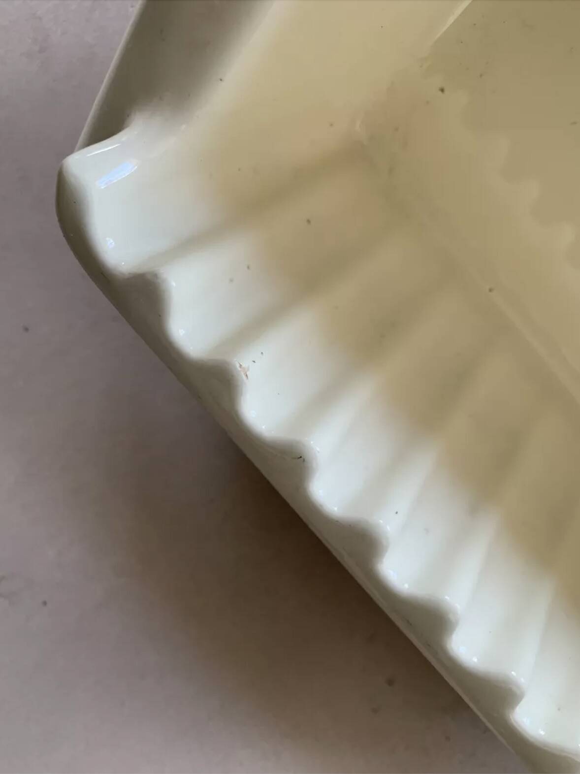 Recessed wall-mounted soap dish