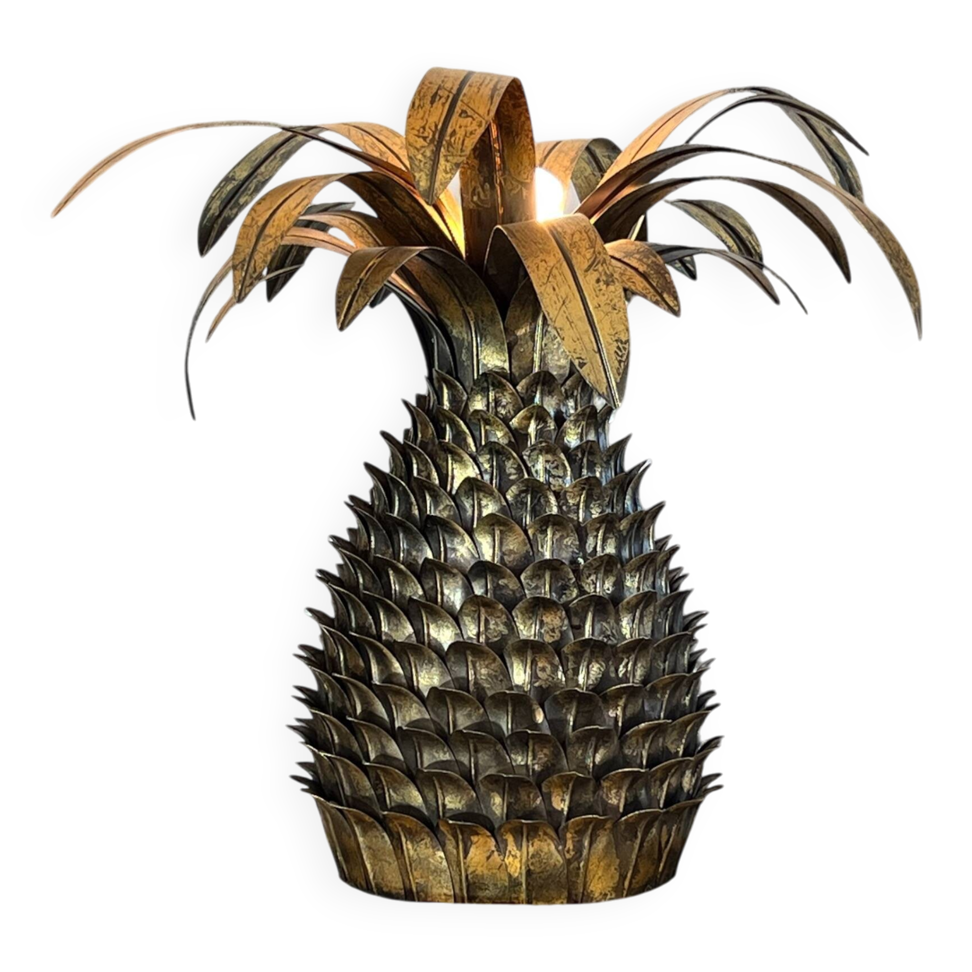 Pineapple-shaped lamp. in the "jansen of the 70s" style in metal.