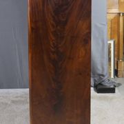 Chiffonnier en ronce d’acajou, époque Restauration – Début XIXe