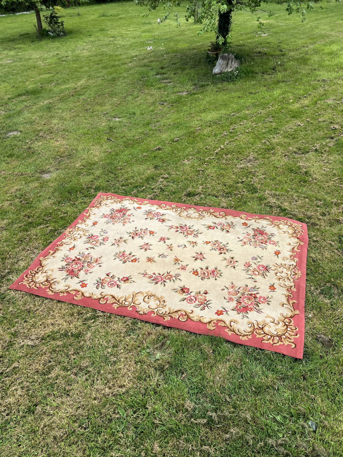 Floral carpet