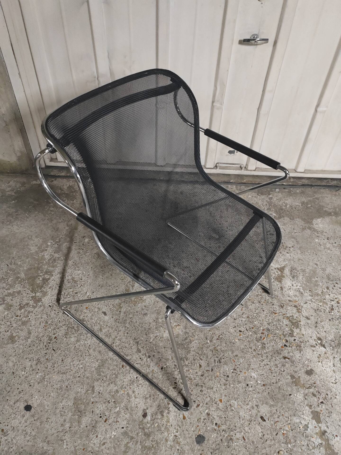Fauteuil Penelope par Charles Pollock 