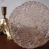 Vase en verre sur socle