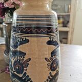 Earthen vase
