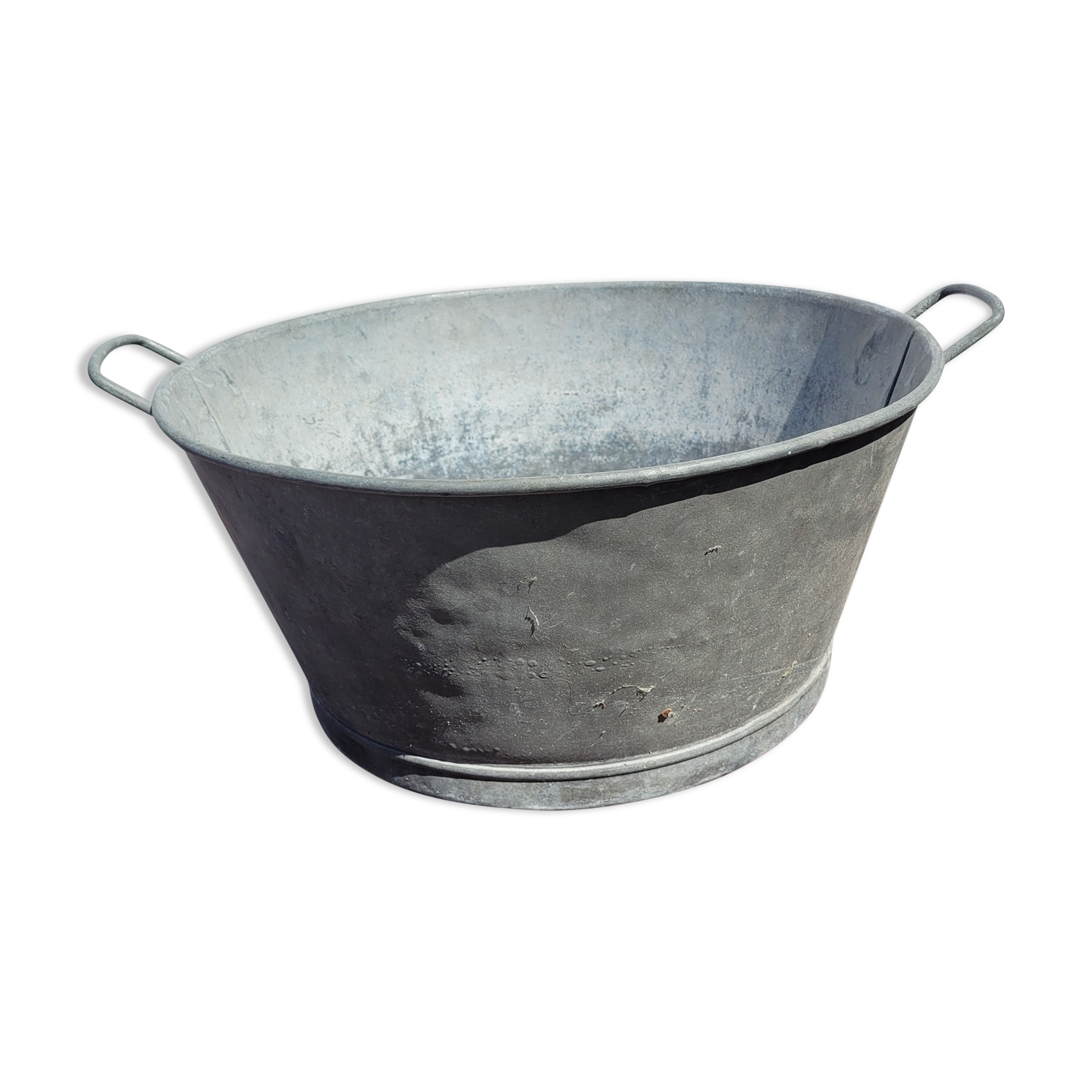 Zinc basin 43cms in diameter