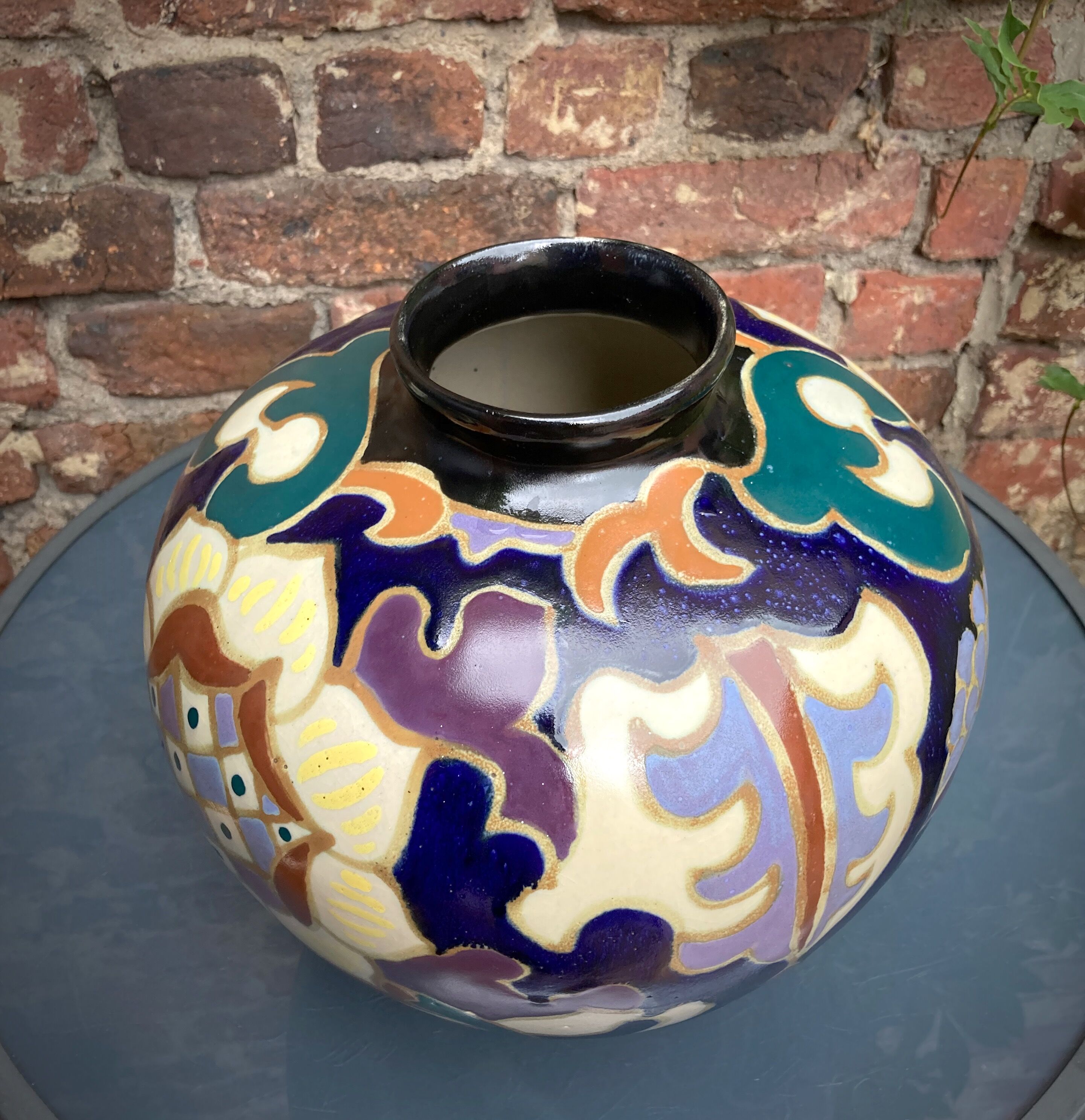 Aca vase by Lena Tonoda