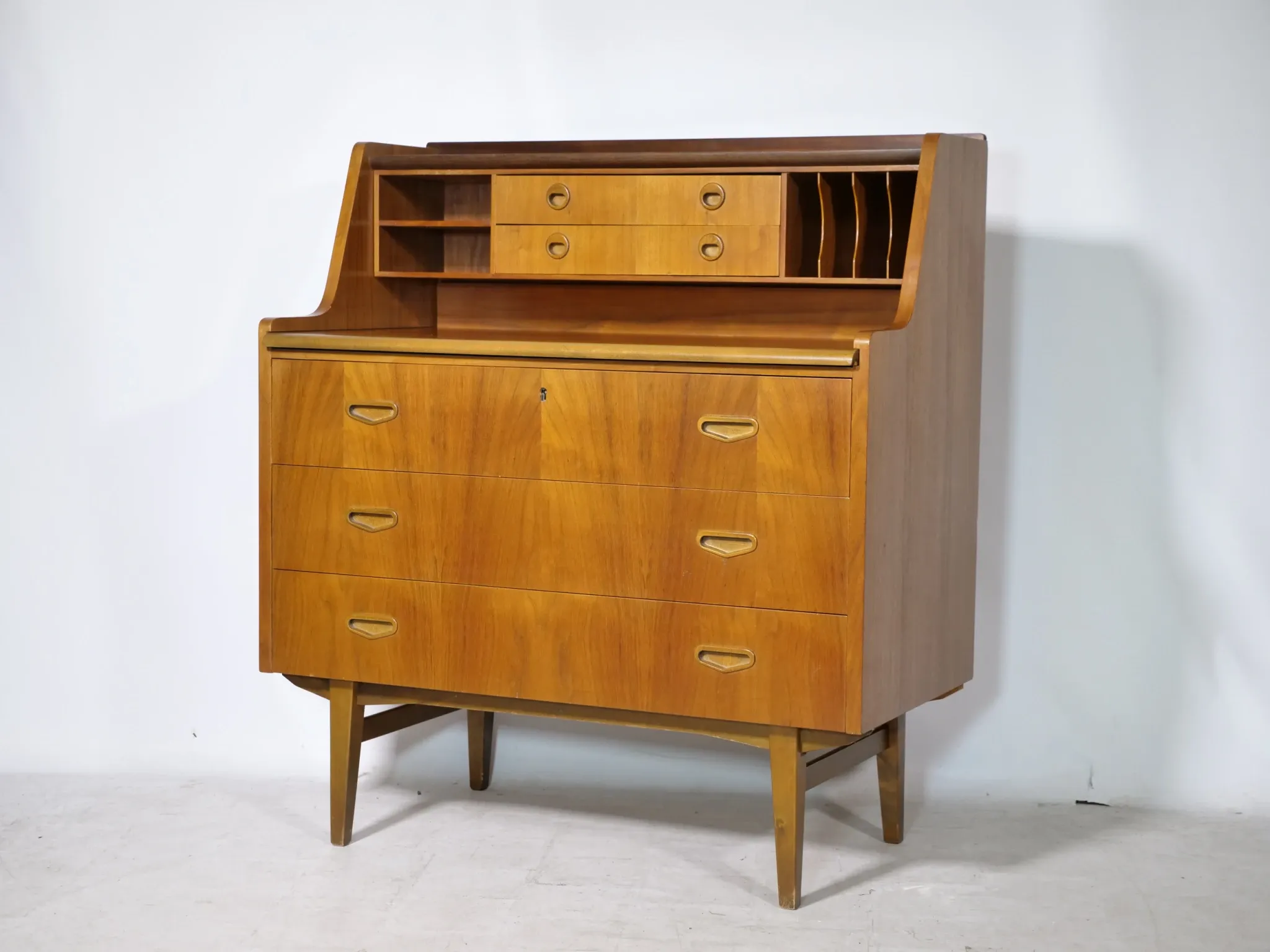 Bureau secrétaire danois en teck, années 1960