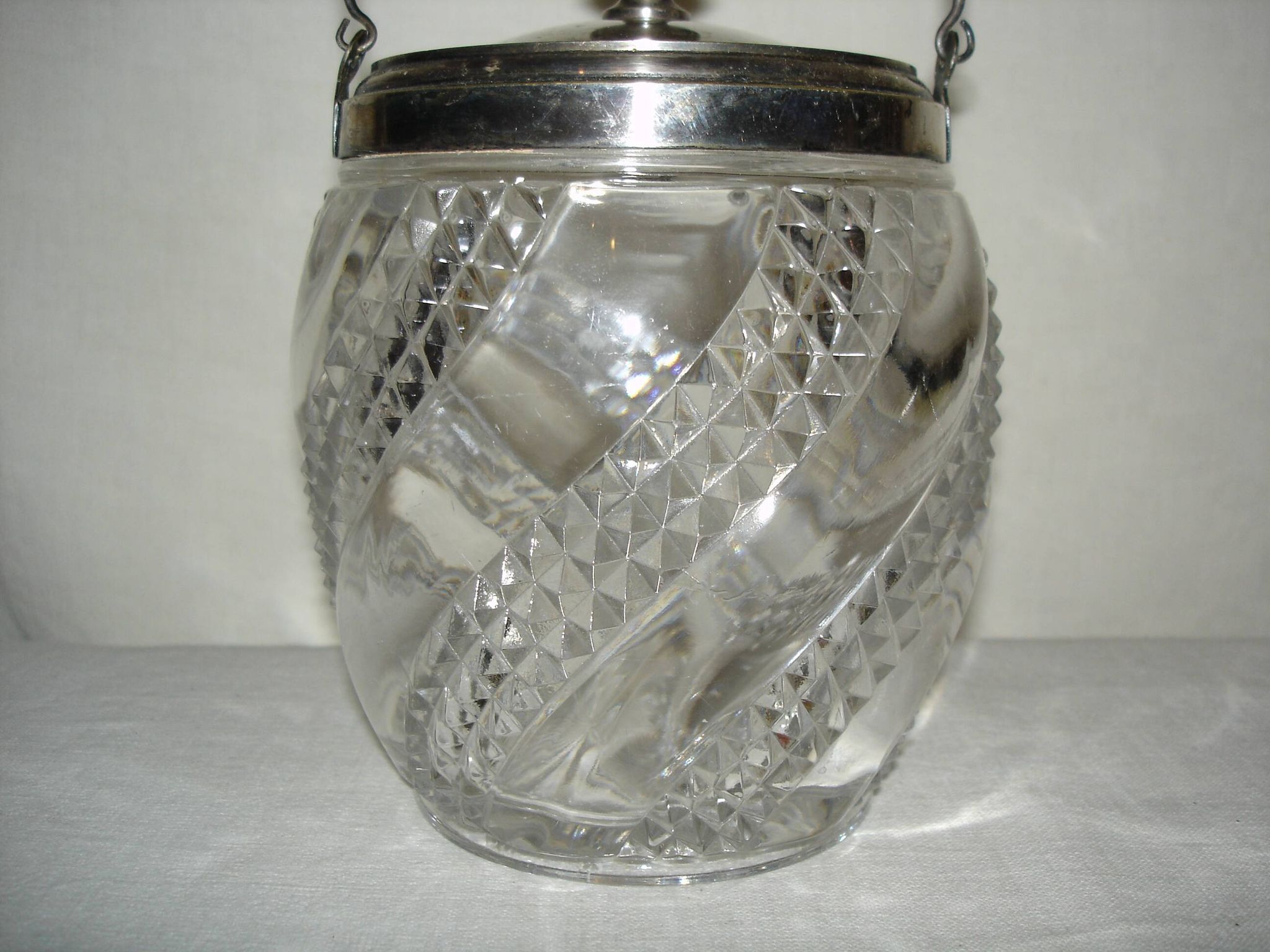 Baccarat serpentine seau a biscuit cristal