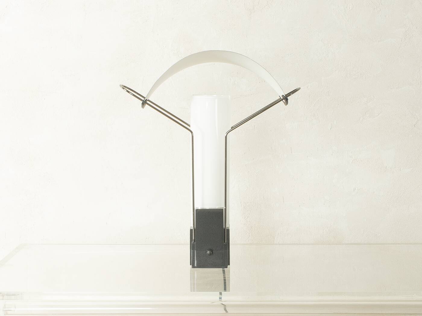 Arteluce Palio table lamp by Perry King & Santiago Miranda