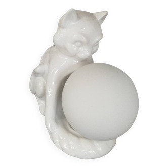 Cat globe lamp
